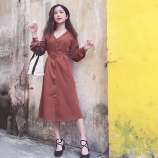 Đầm nâu cổ v nút gỗ tay phồng