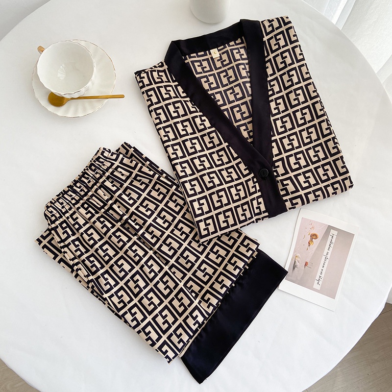 Bộ đồ ngủ vải lụa satin tay dài in họa tiết thời trang mùa xuân cho nữ