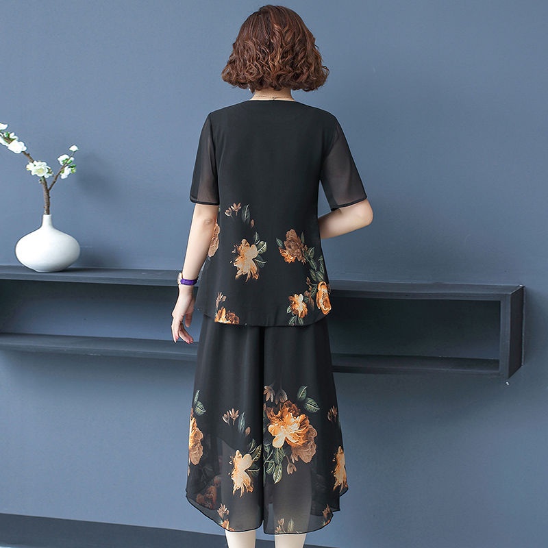 Quần áo mùa hè mới của bà mẹ trung niên và phụ nữ 50 tuổi bộ hai mảnh xuân culottes