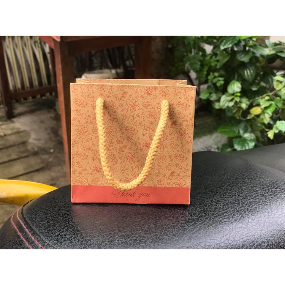 Mẫu 16 - Túi giấy giả kraft size 10x10x5cm mẫu đựng son đựng quà đựng mỹ phẩm