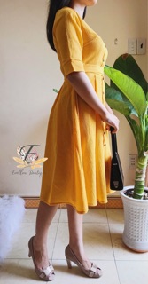 Đầm Cổ V Nút Gỗ Dáng Dài Thanh Lịch