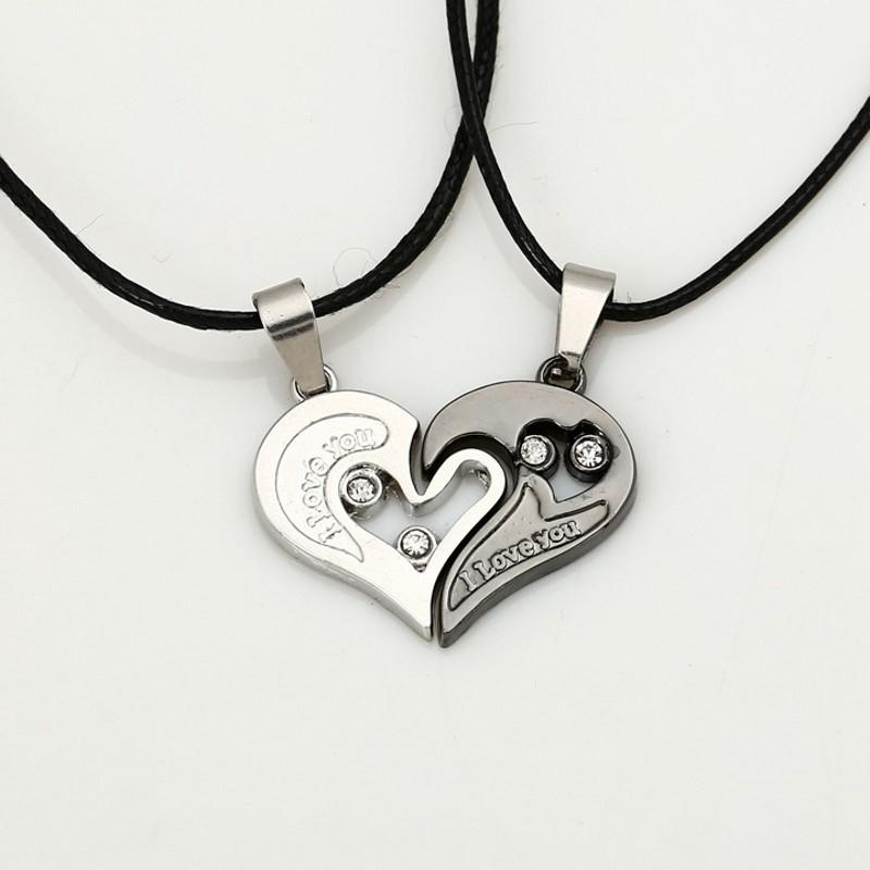 Dây chuyền mặt hình trái tim khắc chữ I love you bằng thép titan cho cặp đôi