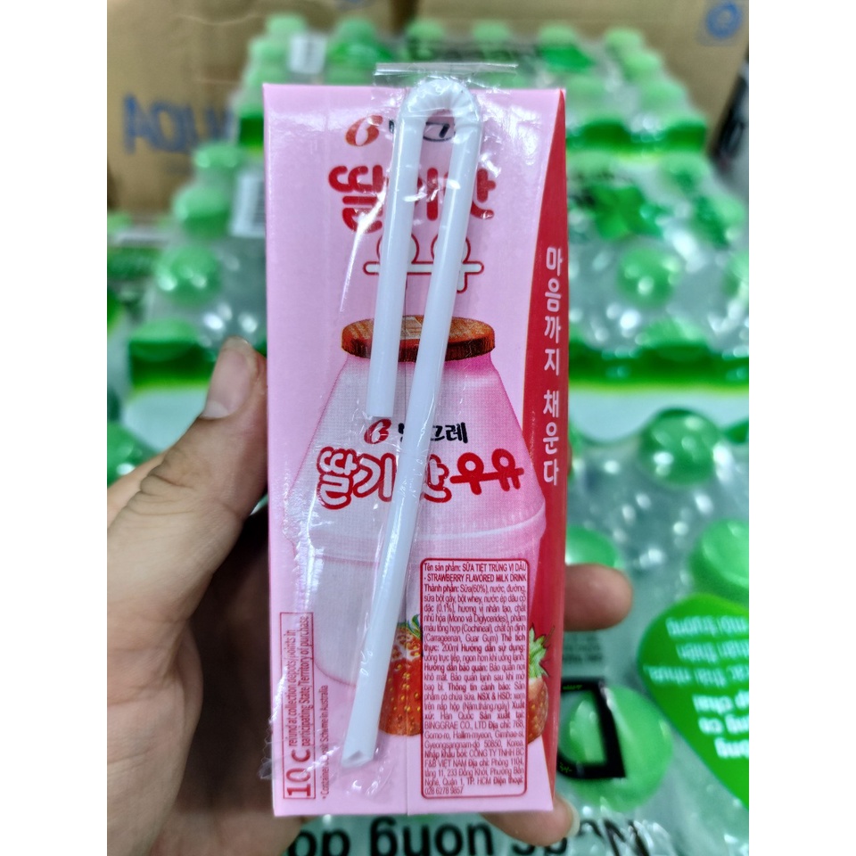 Sữa dâu hàn quốc 200ml -  딸기맛 우유