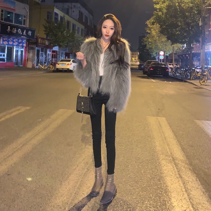Winter imitation fox fur coat looks thin, young, short, plush coat, loose coat