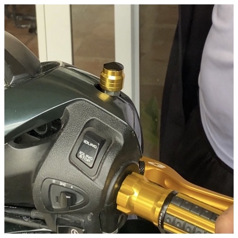 Bịt chân gương xe máy 10 li nhôm CNC các màu nổi bật