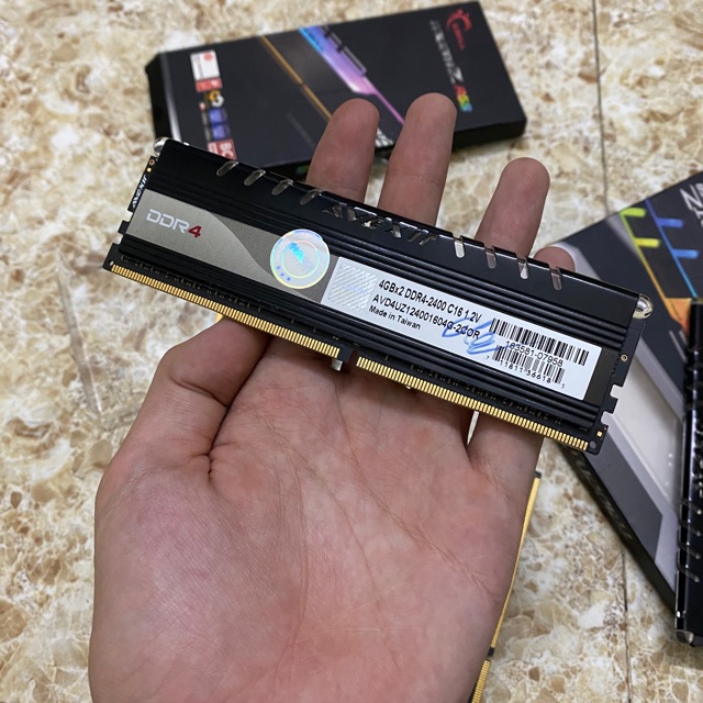 RAM AVEXIR 4GB/2400 (2*4GB) led xanh đỏ