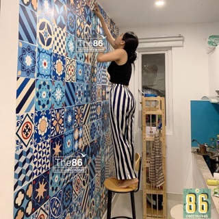 Decal gạch bông xanh dương dán tường