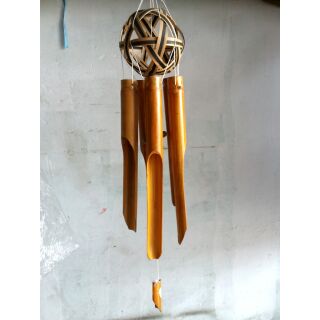 Chuông gió tre