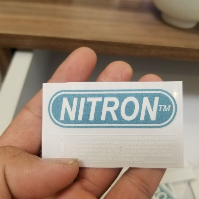 Tem nitron in uv trong suốt