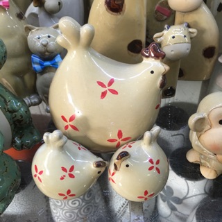 Tượng sứ decor gà