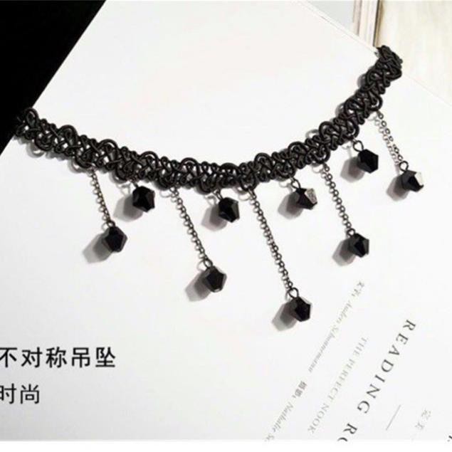 Choker đá rơi đẹp
