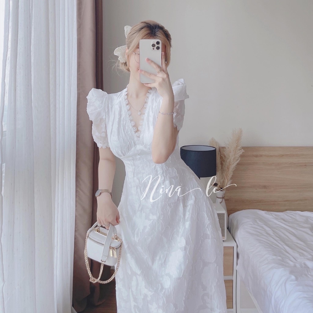 ĐẦM MIDI KEM - TRẮNG CỔ V REN HOA NỔI