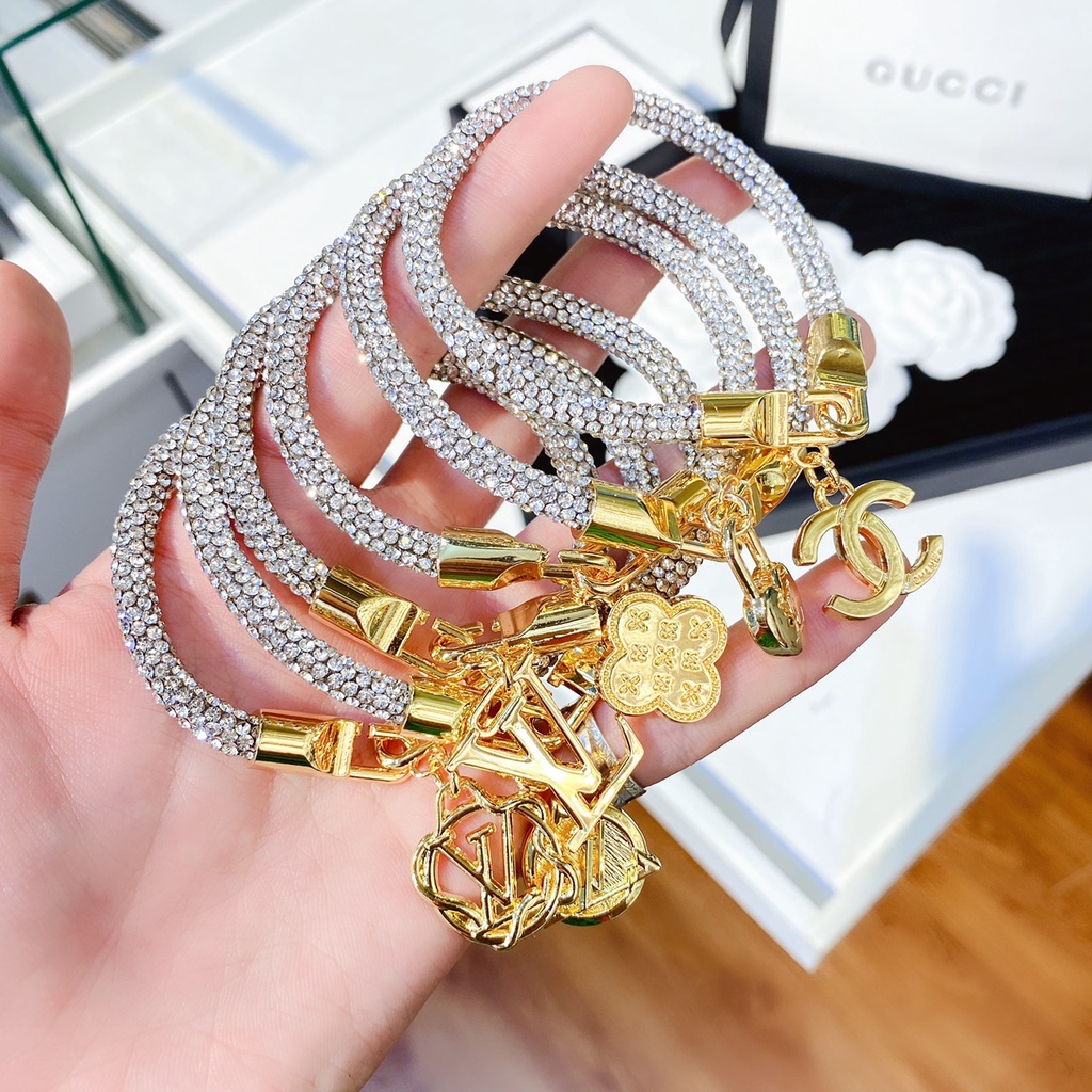 Vòng tay nữ đính đá móc khoá và logo cao cấp Ròm House phụ kiện lắc tay trang sức thời trang đẹp sang chảnh