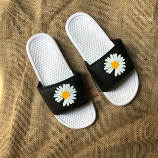 dép quai ngang hoa cúc mẫu mới - đế trắng quai đen hàng tốt kèm hộp