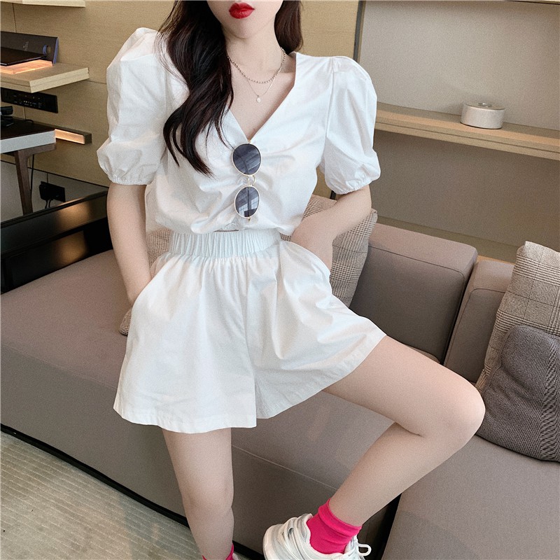 Set áo babydoll Tay Bồng Chất Đũi xước cổ V kèm quần short Phong Cách Retro freesize 38 - 58kg giá tốt nhất