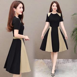 Đầm Đen Xòe Phối Màu Vàng