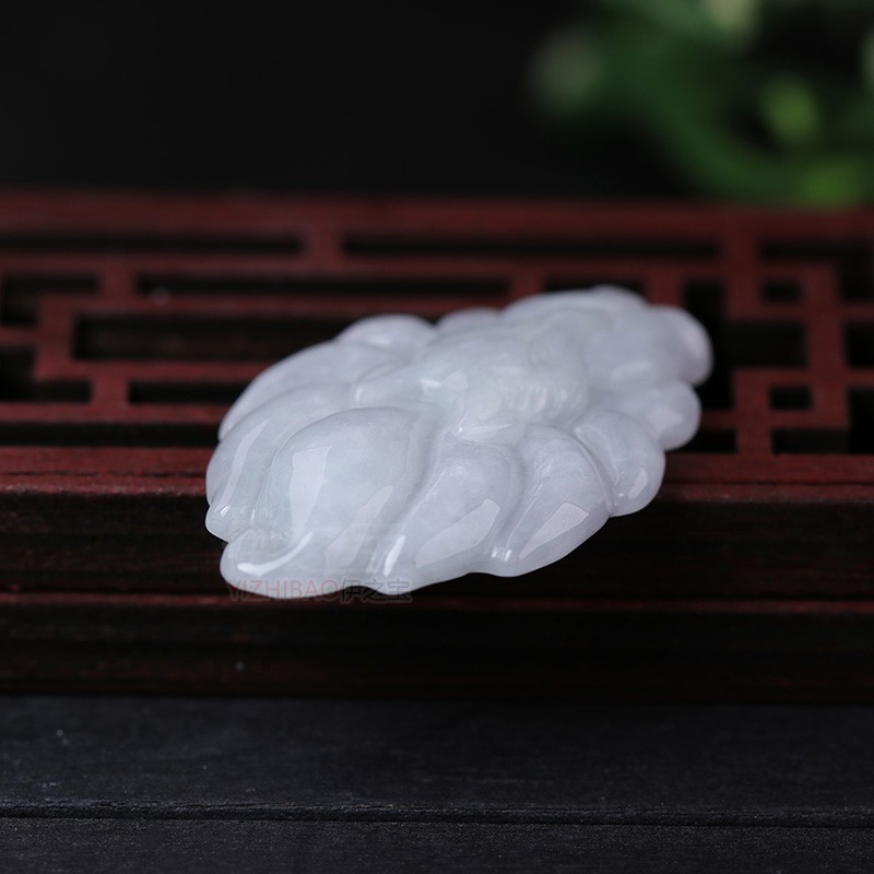 Tự nhiên jadeite A feicui cáo chín đuôi mặt dây chuyền ngọc bích