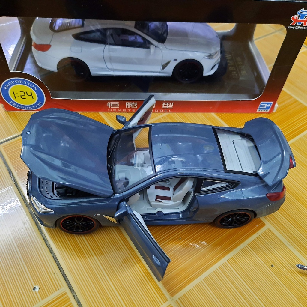 Mô hình xe ô tô BMW M8 tỉ lệ 1:24 xe bằng kim loại có âm thanh và đèn