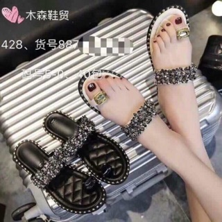 Dép xỏ ngón đá