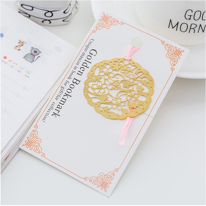 Bookmark cổ trang kim loại mỏng theo phong cách cổ trang