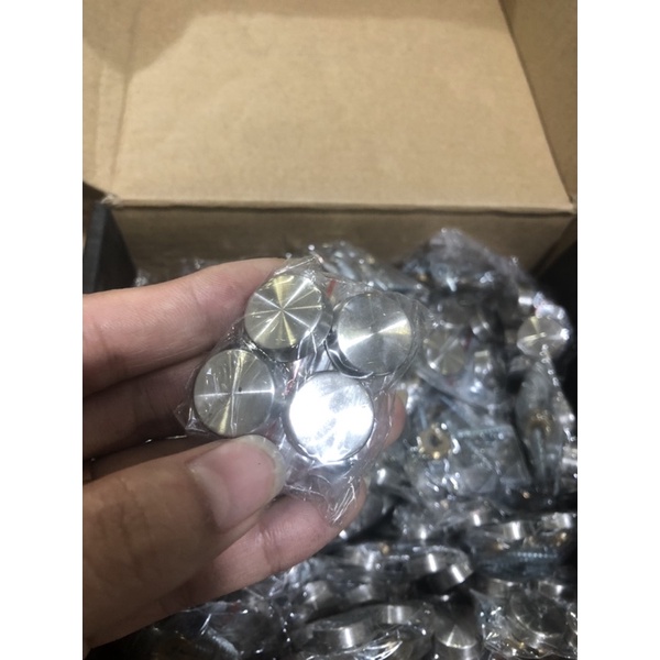 Bộ ốc nắp chụp inox gồm 4 con + vít, ốc bắt cách tường mũ 2cm 12k/con