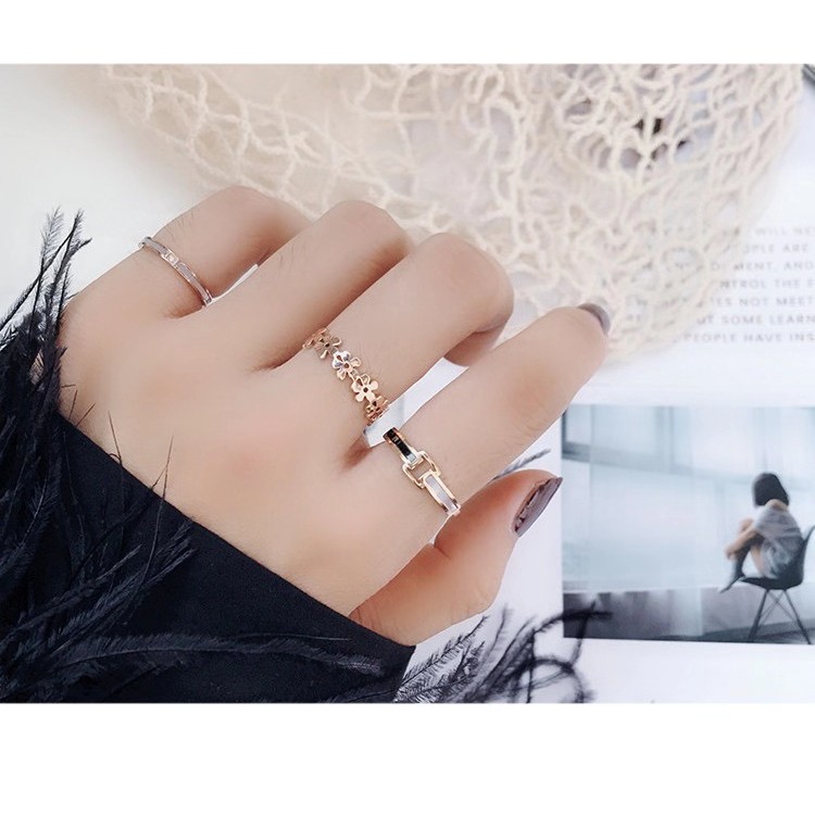 Nhẫn thép titan mạ vàng hồng 18K họa tiết hoa nối đuôi phong cách Hàn Quốc dễ phối đồ
