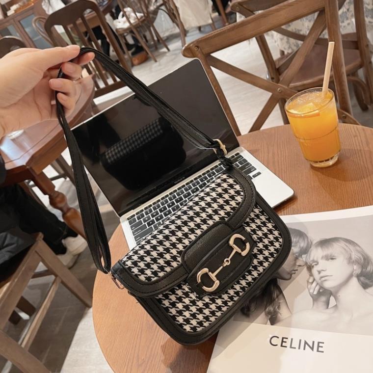 TÚI GUXI ZICZAC KHOÁ NGANG CHO NỮ