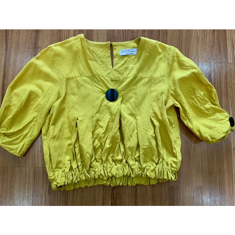 Pass áo D.chic dáng Croptop size S
