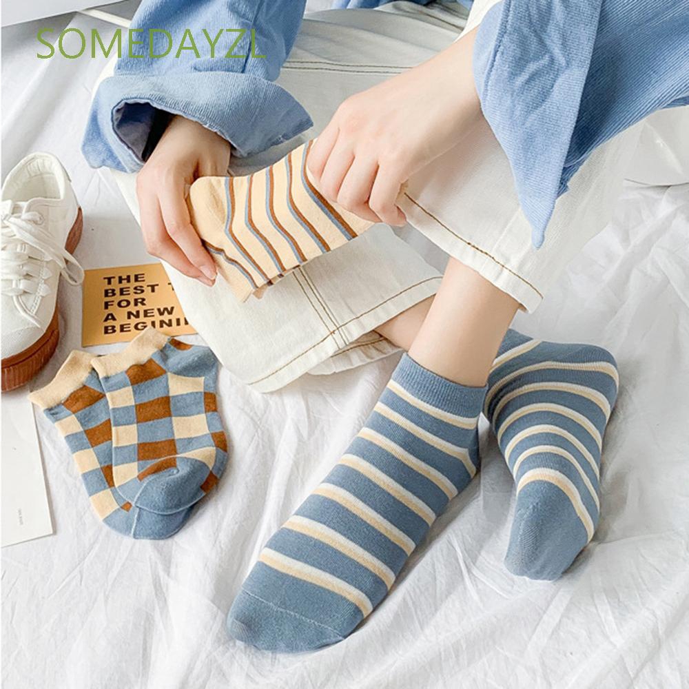 Vớ nữ cổ thấp họa tiết kẻ sọc nhiều màu dành cho phái đẹp