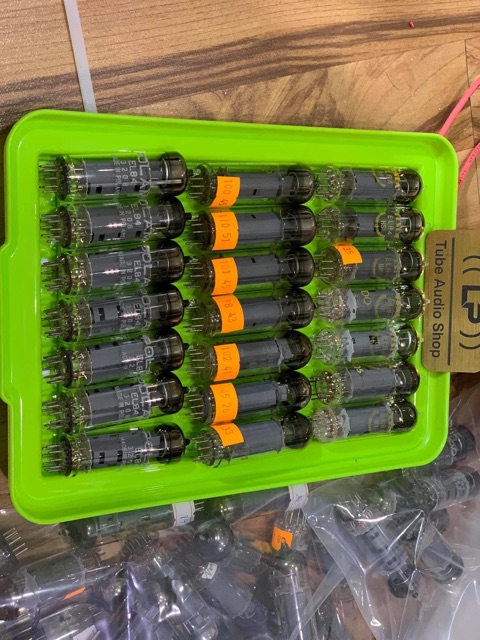 Bóng công suất EL84 tesla dòng bóng châu âu