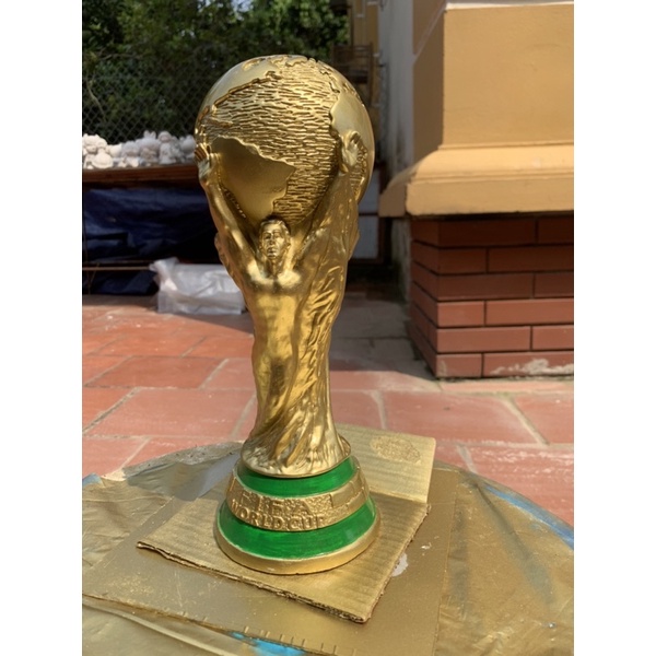 Cúp vàng thể thao bóng đá