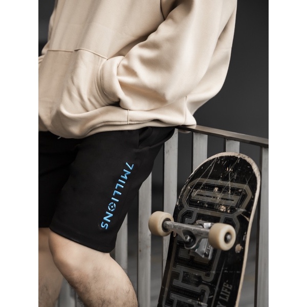 Quần đùi short 7millions Essentials+ / Màu đen / Unisex ( Tặng kèm Box )