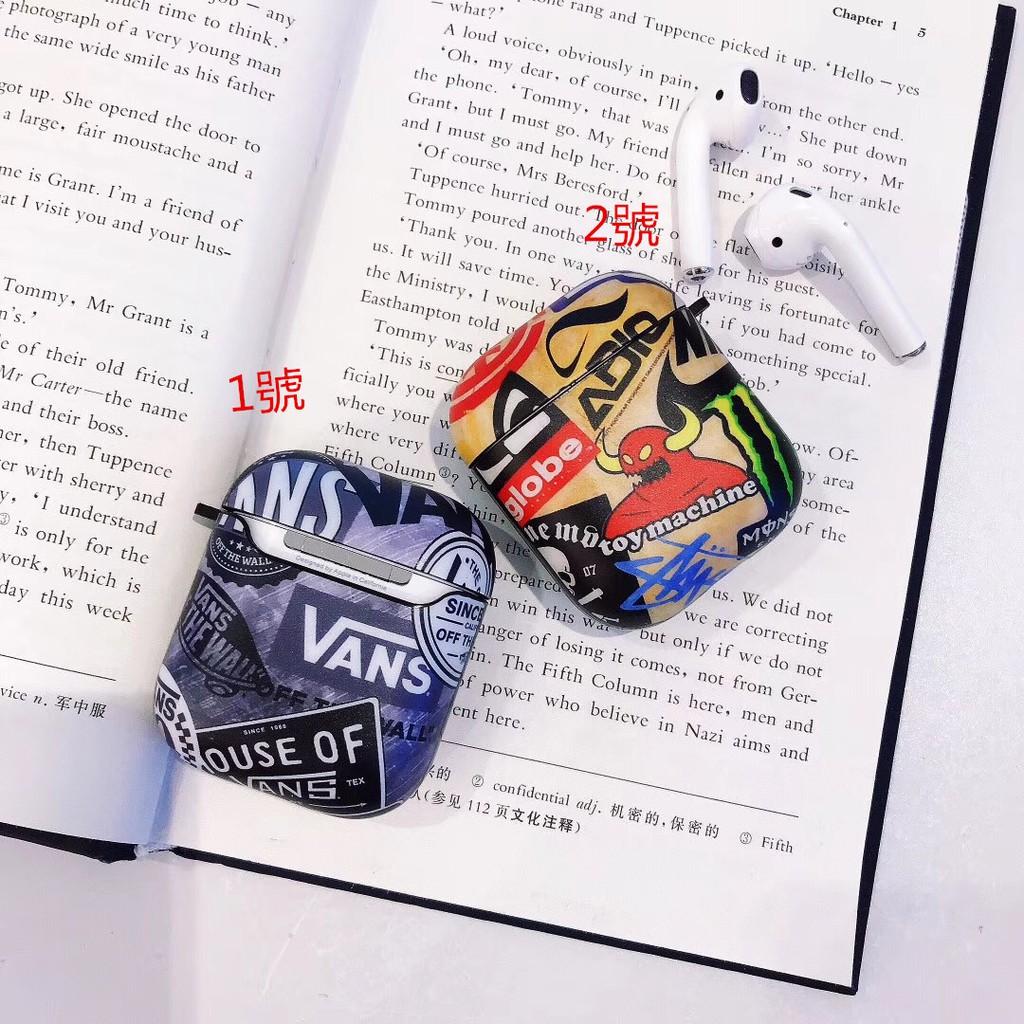 Vỏ bảo vệ hộp sạc airpods 1/2 in hình vans cá tính độc đáo | BigBuy360 - bigbuy360.vn