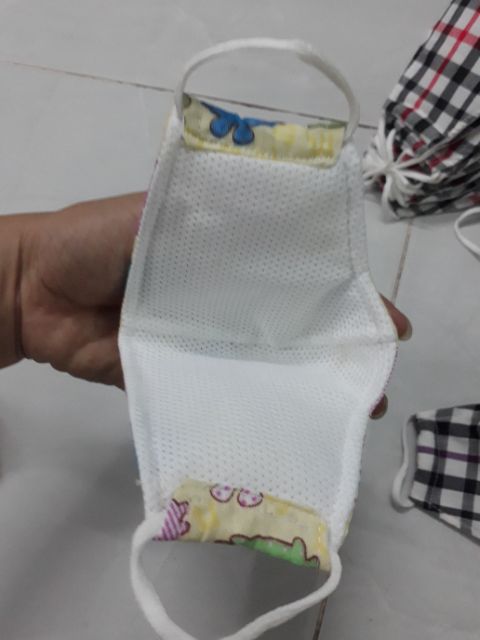 Khẩu trang vải trẻ em - Hàng 3 lớp vải xịn | BigBuy360 - bigbuy360.vn