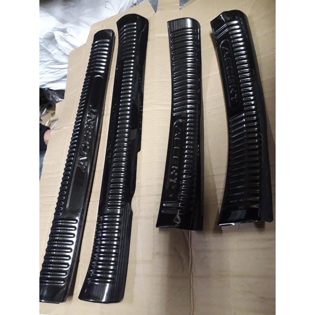 Bộ ốp bậc trong titan xe Hyundai Accent các form từ 2018 đến 2021