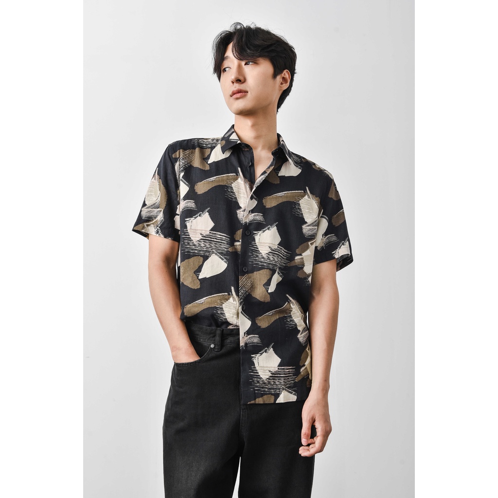 Áo Sơ Mi Tay Ngắn Nam Họa Tiết In Form Regular - Routine 10S21SHS013