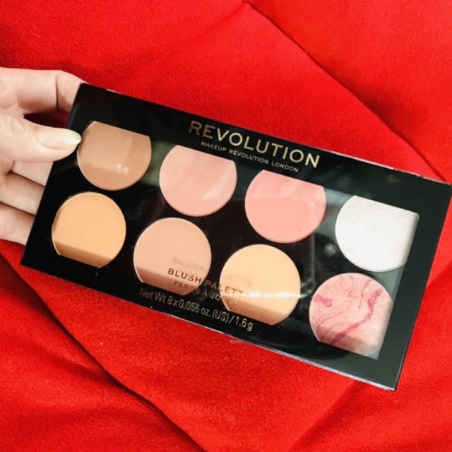 Bảng Revolution 3 in 1 phấn má/highlight/ tạo khối Makeup Revolution Ultra Blush Palette (Bill Anh)