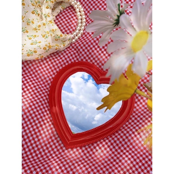 Gương trái tim để bàn treo tường