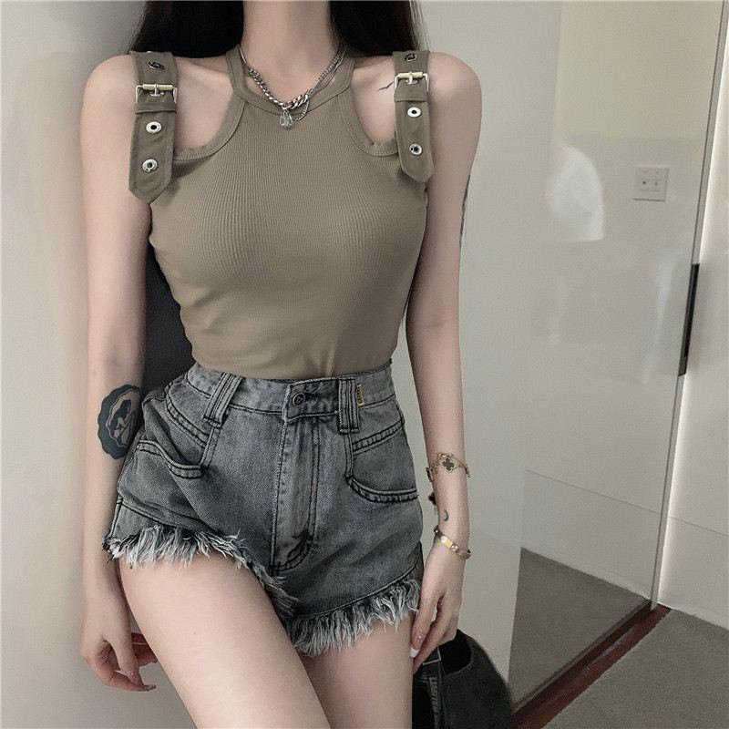 Áo Croptop Cổ Yếm Phối Dây Vai Khóa Cài LSEOUL A2513 Chất Thun Gân Dày Dặn Chống Nhăn Tôn Dáng