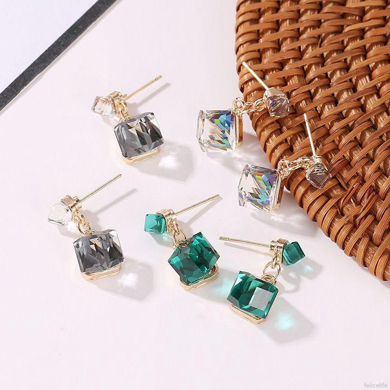 Hoa tai dáng dài thời trang dành cho nữ