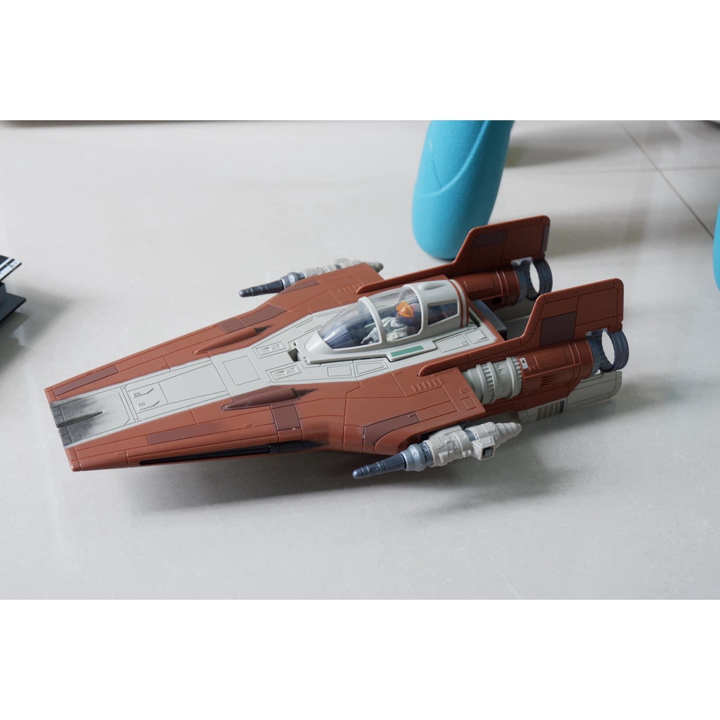 Mô hình đồ chơi phi thuyền Star Wars A Wing Fighter Red Squadron kèm Figure Resistance Pilot Tallie