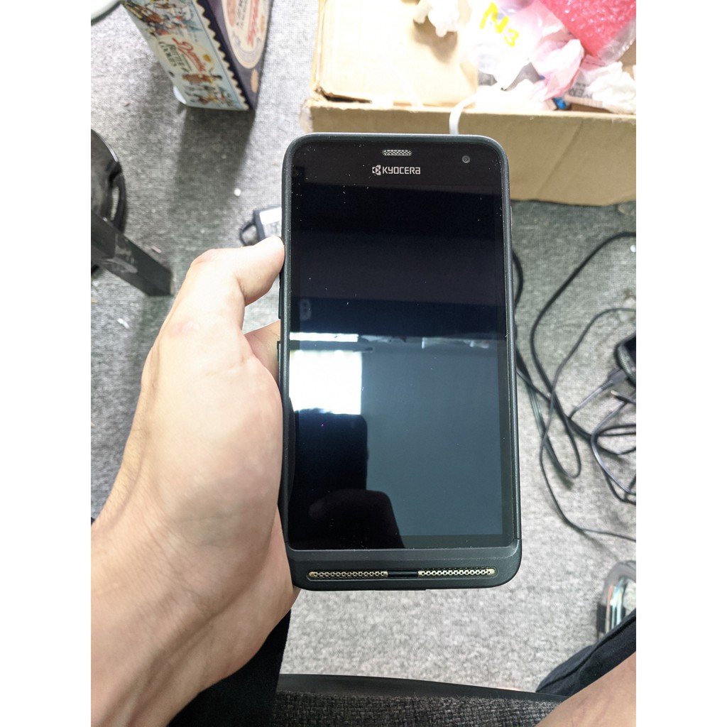 Điện thoại Kyocera DuraForce XD E6790 - Màn 5.7 inch Chống nước, va đập chuẩn quân đội