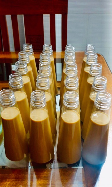 Chai nhựa tam giác 300ml kèm nắp