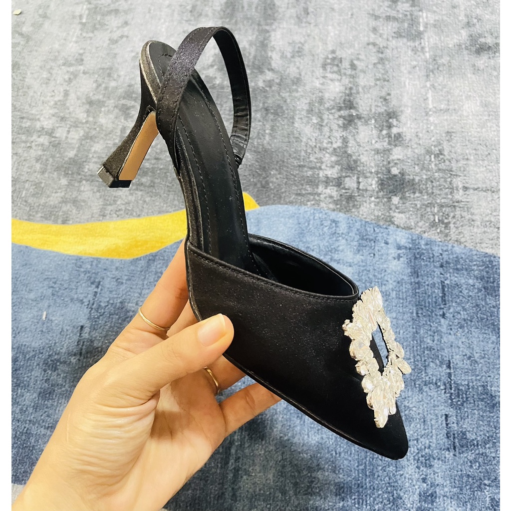 Sandal lụa mịn bít mũi nhọn nơ đá trắng vuông gót đũa nhỏ - 7P