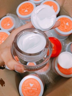 KEM TRẮNG DA NGÀY ĐÊM V7