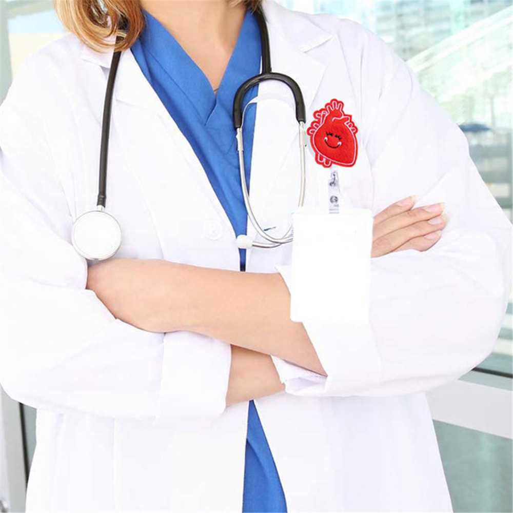 Kẹp thẻ ID hình trái tim cho y tá/ bác sĩ