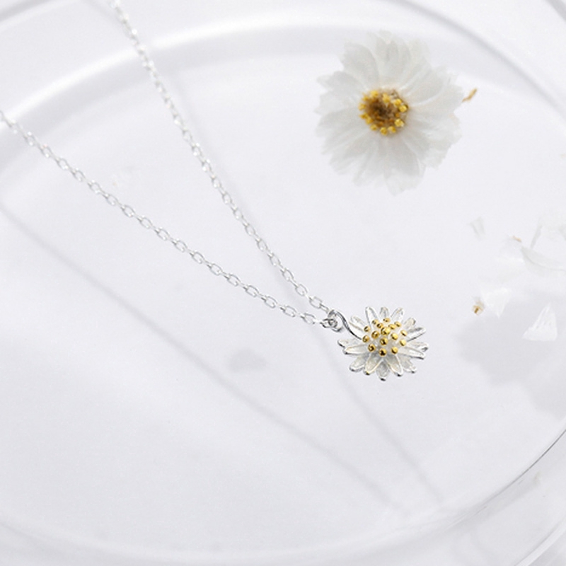 [Mã FASHIONCB232 hoàn tối đa 15K xu đơn 50K] Vòng cổ màu bạc có vật trang trí hình bông hướng dương cho nữ | BigBuy360 - bigbuy360.vn