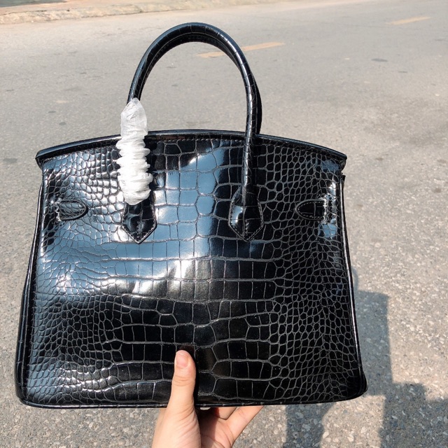 Túi hm vân rắn đen sz 30 . Ảnh thật