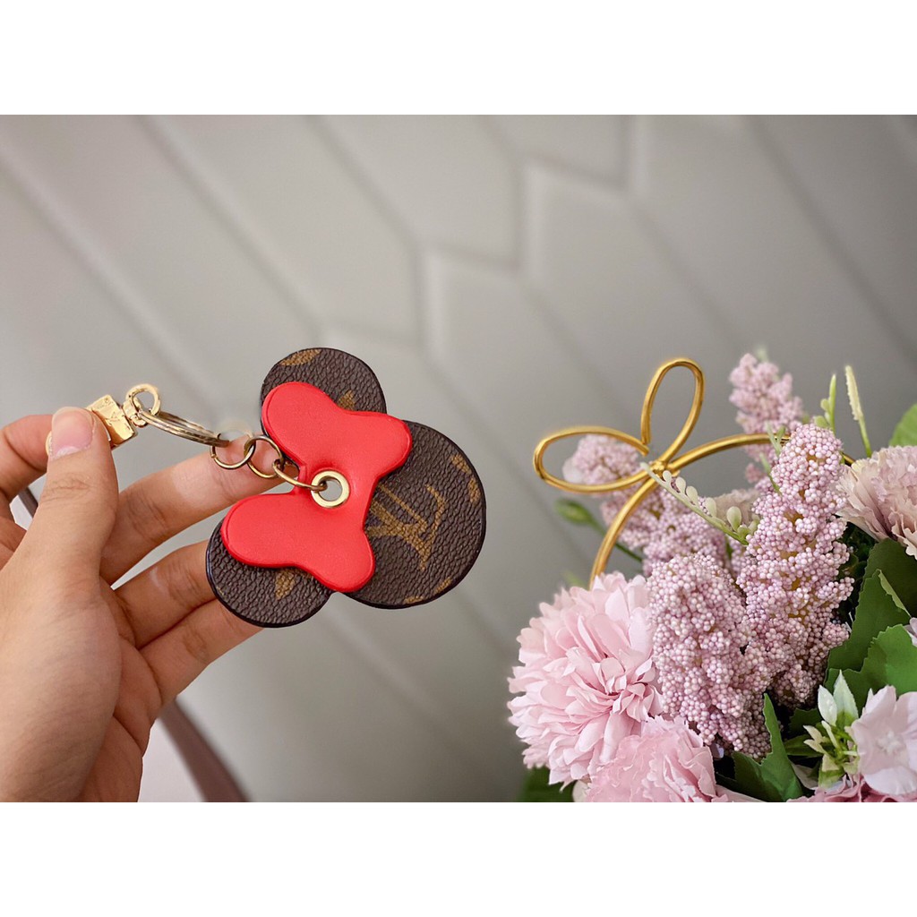 Charm mickey treo túi