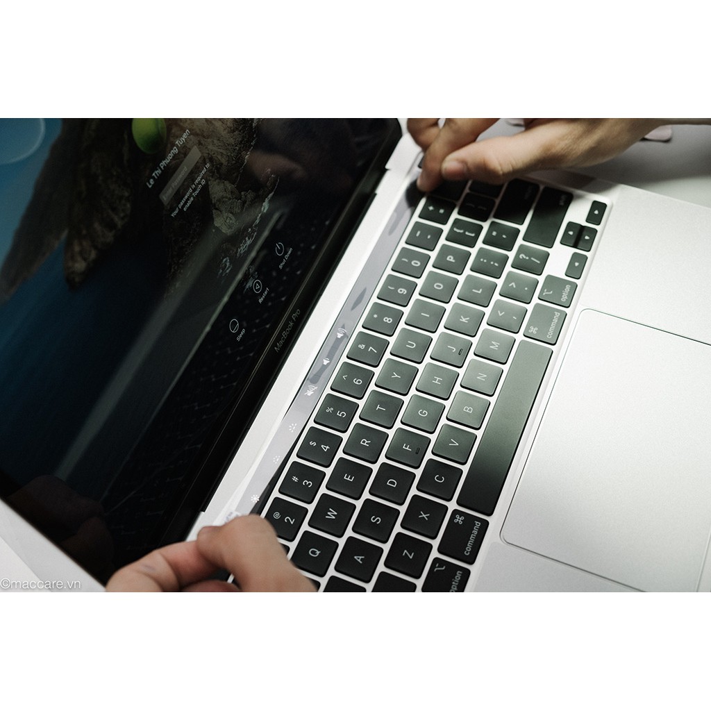 Miếng dán bảo vệ Touch Bar cho macbook 2016 đến 2020